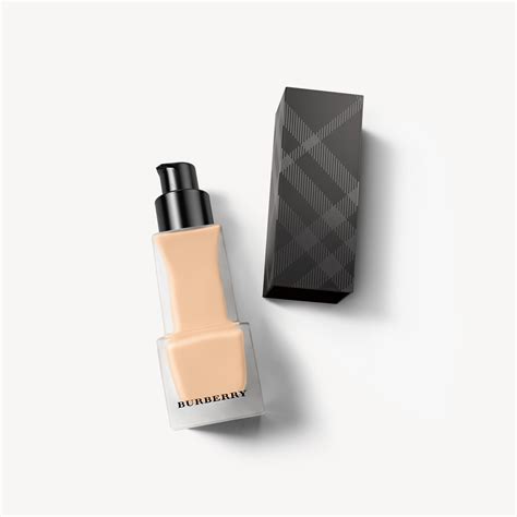 burberry matte glow foundation|Burberry fresh glow fluid base.